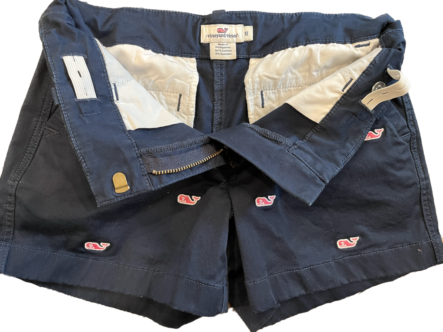 10- Vineyard Vines shorts